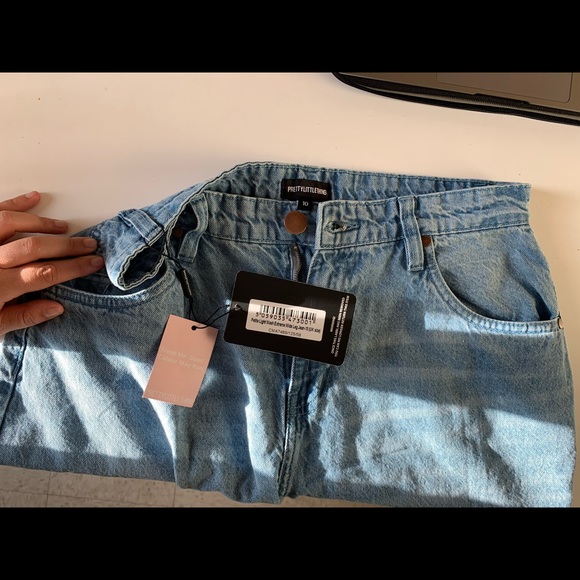 Light wash wide leg jean - petite (model is 5 ft 3”) - Picture 3 of 5